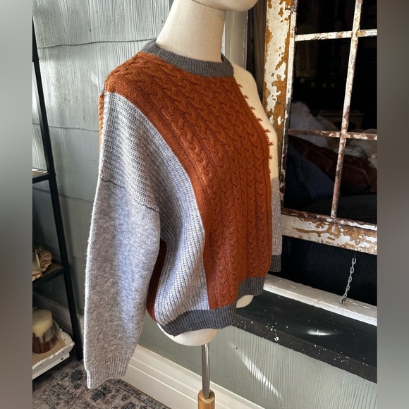 Debut Colorblock Cable Knit Sweater - Picture 3 of 6